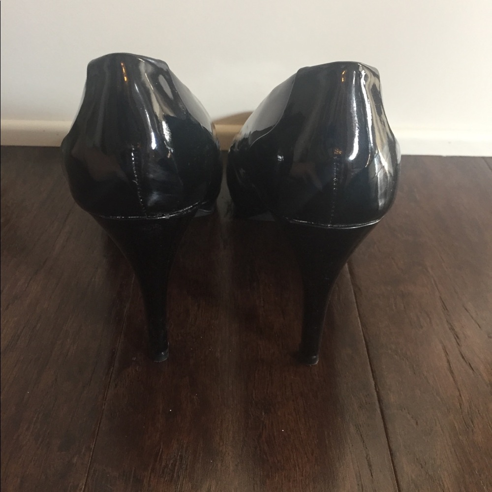 Tahari black patent leather heels - Picture 3 of 8